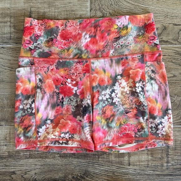 {Athleta} Salutation Stash Pocket 5” Shorts | Sz L - Picture 2 of 11